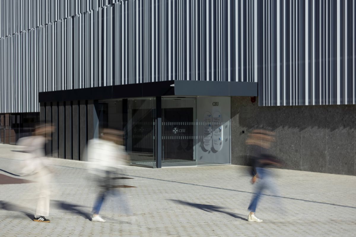 España lidera la investigación en IA y periodismo, según un estudio conjunto de la CEU UAO y la UAB 